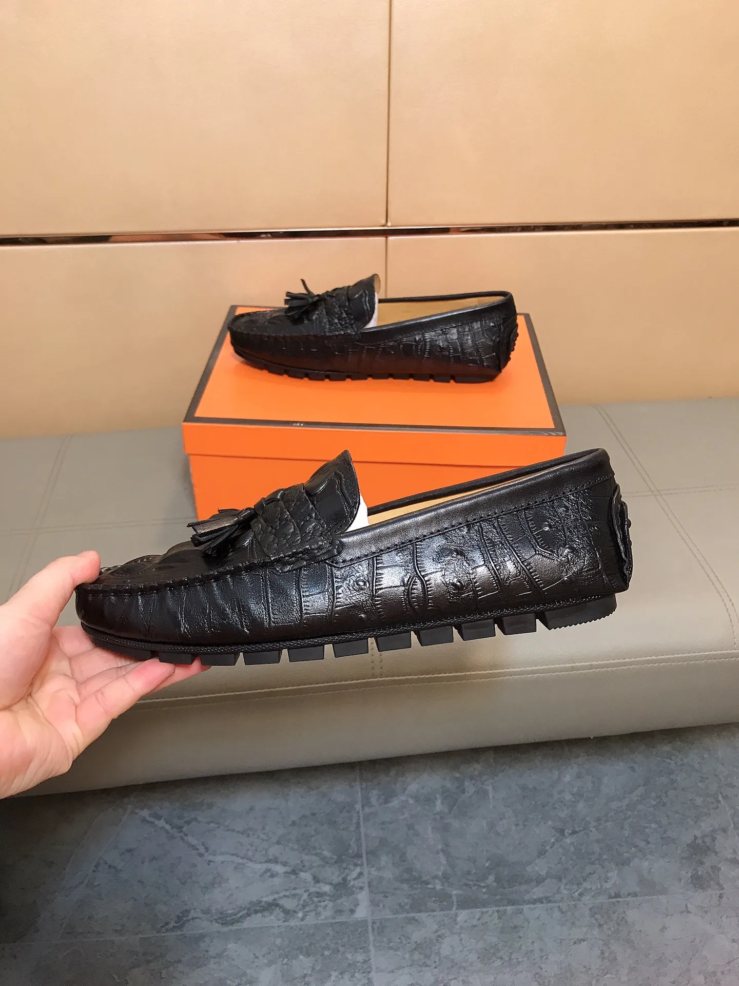 Factory price 360 ​​🆘The must-have "LV Louis Vuitton" for fashionable men ~ new beanie shoes. Latest•hot style. The upper is made of imported cowhide embossed ➕ pigskin and lining, with fine workmanship. Personalized, fashionable and soft rubber wear-resistant and non-slip outsole, light and comfortable on the feet, real photo shoot🎬The real thing looks better, size 38-44